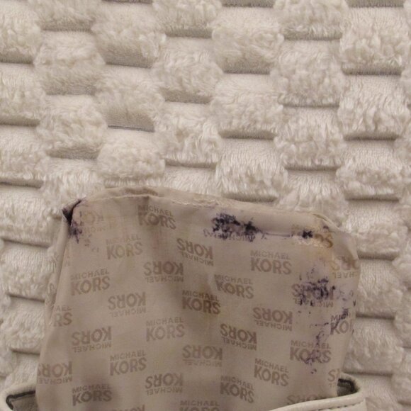 Michael Kors FULTON Small Leather Crossbody Bag VANILLA - Picture 12 of 14